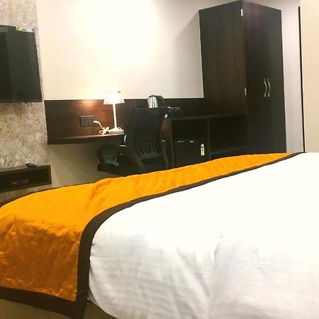 Hotel Aksh Inn ジャイプール エクステリア 写真