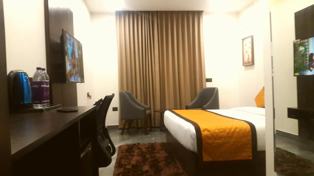 Hotel Aksh Inn ジャイプール エクステリア 写真