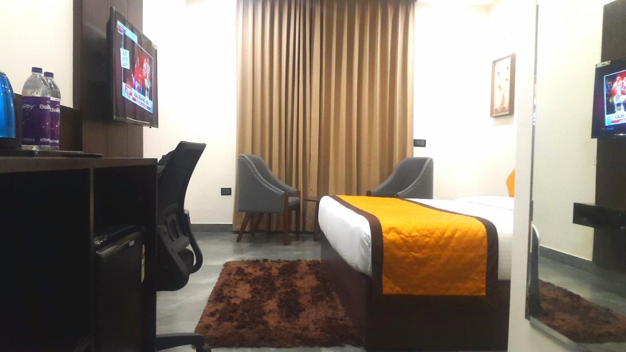 Hotel Aksh Inn ジャイプール エクステリア 写真